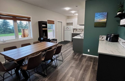 Markerville House | Cozy Country Bungalow about 5 minutes from Sylvan Lake!