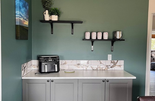 Markerville House | Cozy Country Bungalow about 5 minutes from Sylvan Lake!