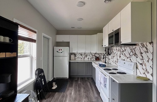 Markerville House | Cozy Country Bungalow about 5 minutes from Sylvan Lake!