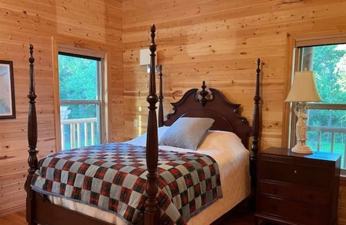 Pineville Cabin | Cozy country cabin near Northwest Arkansas