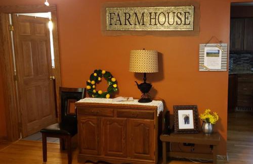 Fredonia House | Cozy Country Farm Stay