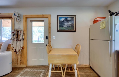 Boise House | Cozy Countryside Cabin in Robie Creek Park!