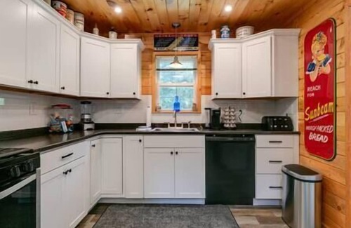 Wellsboro House | Cozy Couples Getaway/Beaver Dam Lodge