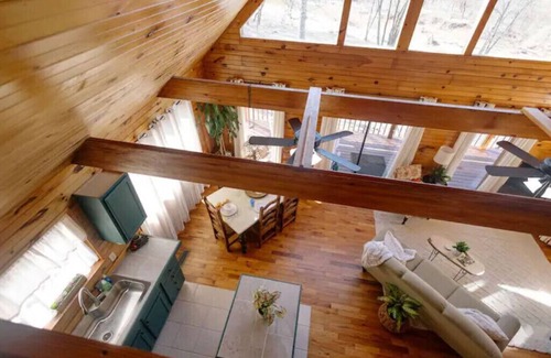 Powell Cabin | Cozy Creekside Cabin - Sleeps 6 - Perfect for campfires & making memories