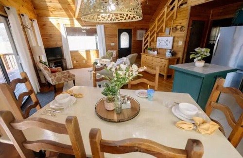 Powell Cabin | Cozy Creekside Cabin - Sleeps 6 - Perfect for campfires & making memories