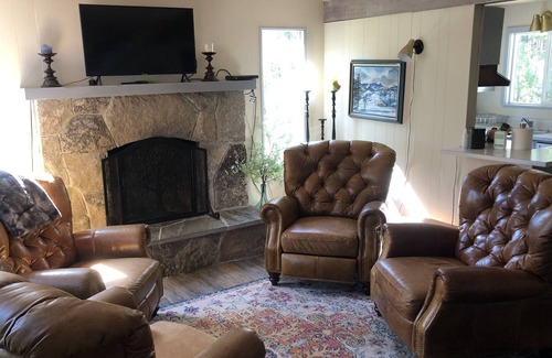 McKinney Estates Cabin | Cozy Creekside Cabin