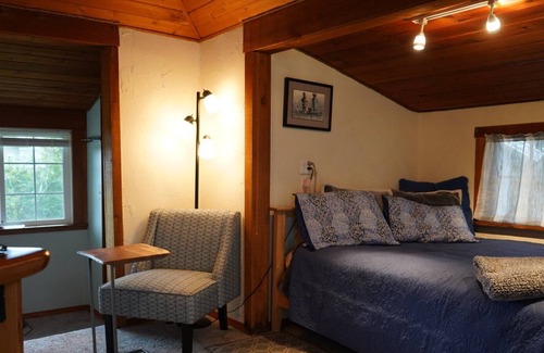 Oregon Coast Cabin | Cozy Creekside Cabin w/fire pit, steps from the beach and town