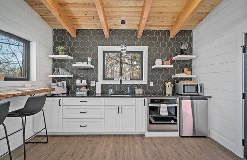 Treloar Cabin | Cozy custom-built Cabin - Lakeside