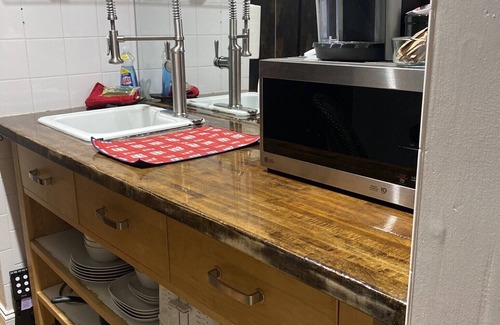 West Caldwell Cottage | Cozy designer Cottage outside NYC on private historic estate-near NYC