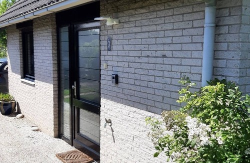 Herkingen House | Cozy detached vacation home with garden near the beach