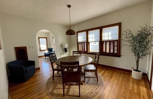 Great Bend House | Cozy Double King Suite Bungalow with free WiFi
