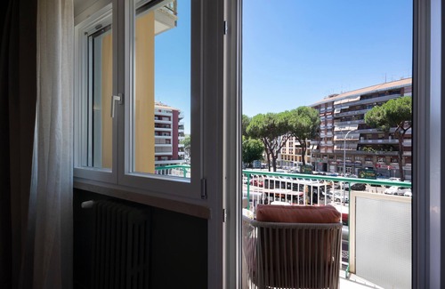 Tuscolano Apartment | Cozy Double Room in Elegant Apartment near Colli Albani