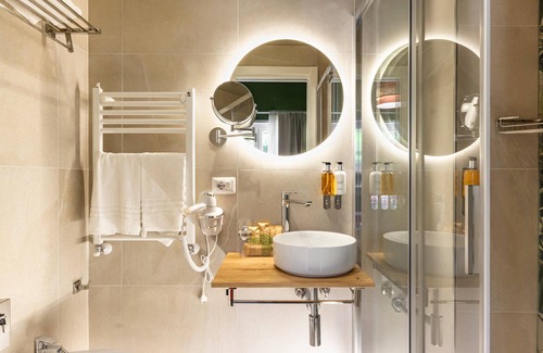 Tuscolano Apartment | Cozy Double Room in Elegant Apartment near Colli Albani