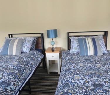 Llanidloes Hotel | Cozy Double Room - The Unicorn Hotel
