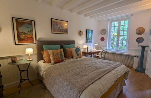 Presnoy Bed & Breakfast | Cozy double room with garden access, WiFi, and pets allowed