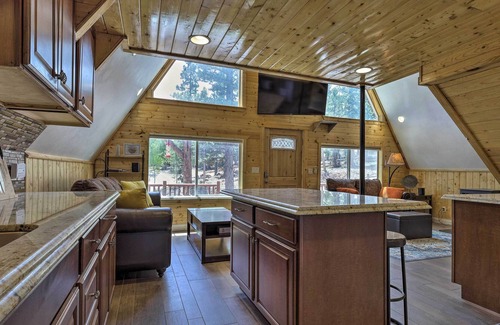 Meadow View Heights Cabin | Cozy Duck Creek Cabin ~ 12 Mi to Nat'l Forest