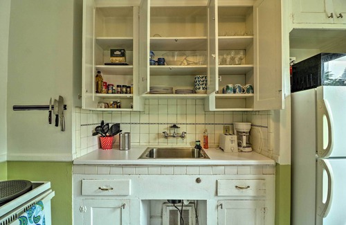 Ferndale Apartment | Cozy Duplex: Half Mi to Magic Bag & Woodward Ave!