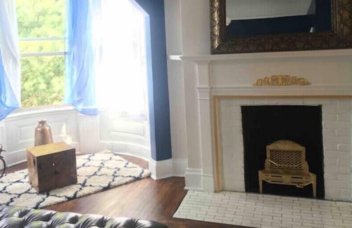 Bloomfield Apartment | Cozy Entire Apt 2 Friendship Park free parking