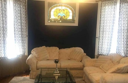 Bloomfield Apartment | Cozy Entire Apt 2 Friendship Park free parking