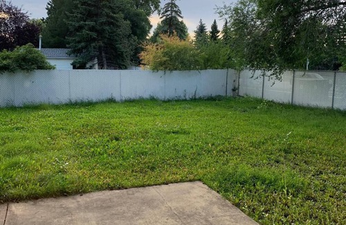 Southeast Edmonton House | Cozy Entire Main Level home w/3 Bedrooms, 2 Washrooms near Costco & South common