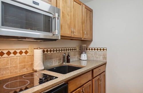 Avon Apartment | Cozy Falcon Point Studio