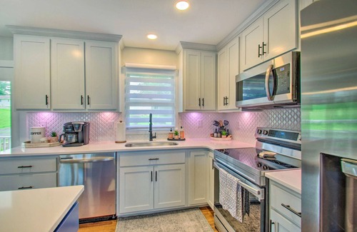 Penhook House | Cozy Fall Retreat ✦ Lakefront ✦ Hot Tub ✦ Fire Pit ✦ Fully Stocked Kitchen