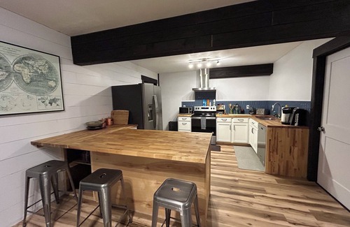 University Area Apartment | Cozy Family Friendly 2 Bedroom 1 Bathroom