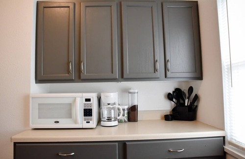 South Hills House | Cozy & Family Friendly Pittsburgh Home Sleeps 6