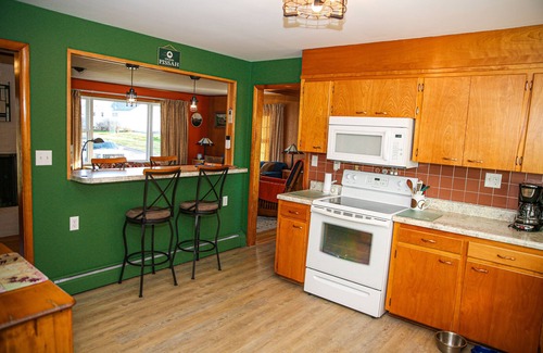 Peru House | Cozy Family Home, Dog Friendly, in Peru NY