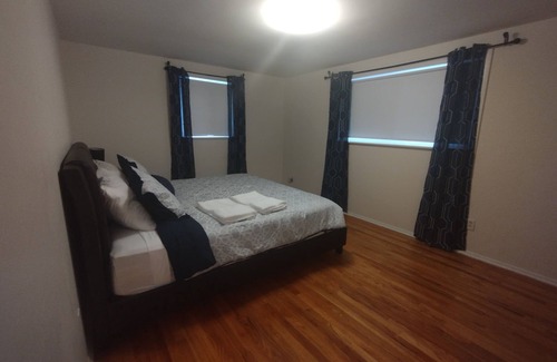 Lansing House | Cozy Family Home Located Near MSU
