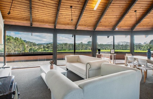 Riverhead Villa | Cozy Family Life Style Villa