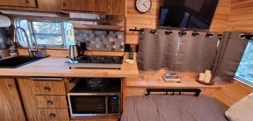 Three Rivers Other | Cozy Farm Stay for Two