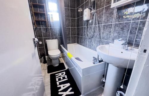 Coventry Apartment | Cozy Flat in Coventry