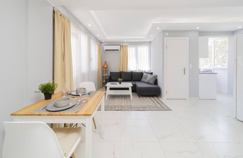 Alanya Apartment | Cozy Flat w Balcony 5 min to Beach in Alanya