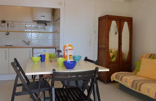 Fleury House | Cozy 2-Bedroom Apt in Saint Pierre La Mer, Steps from Beach, Terrace with BBQ