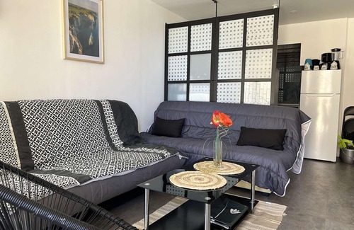 Saint-Pierre-la-Mer Apartment | Cozy 2-Room Apartment with Pool, Tennis, and Parking Near Beach - Sleeps 6