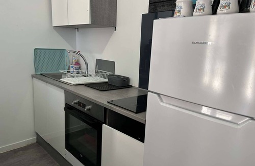 Saint-Pierre-la-Mer Apartment | Cozy 2-Room Apartment with Pool, Tennis, and Parking Near Beach - Sleeps 6