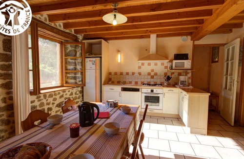 Saint-Didier-sur-Rochefort Cottage | Cozy gîtes for 12, pets allowed, garden