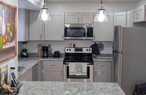 Palm Bay House | Cozy full house centrally located to main Florida attractions and beaches.