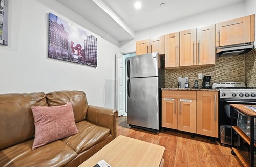 Old City Apartment | Cozy Fully Furnished Studio in Philadelphia