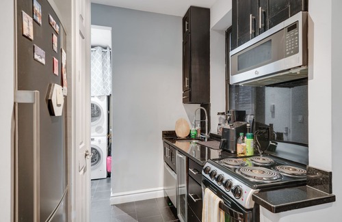 Hell's Kitchen Apartment | Cozy Furnished Apart in New York, Times Square, Central Park.
