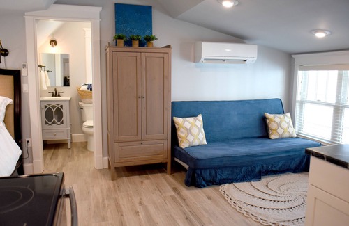 Westfield House | Cozy Garage Apt - Walking Distance To Downtown, ACL, and SXSW