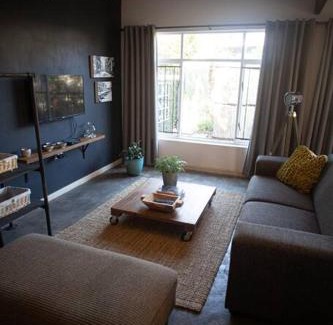 Queenswood Apartment | Cozy Garden Cottage with Solar Power