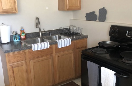 Greater Grand Crossing Apartment | Cozy Garden studio Apartment