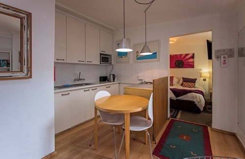 Cape Town Cottage | Cozy Garden cottage, adjoining courtyard garden, private entrance