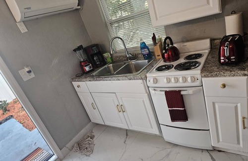 Pompano Beach Apartment | Cozy Gateway Place