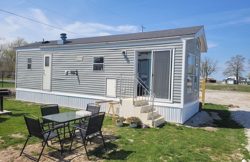 Port Clinton House | Cozy get away lot 1 birding view, nature walk, restaurants, beaches, dock sm fee