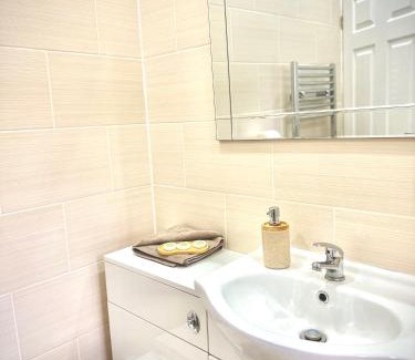 Warwick Apartment | Cozy getaway in heart of warwick