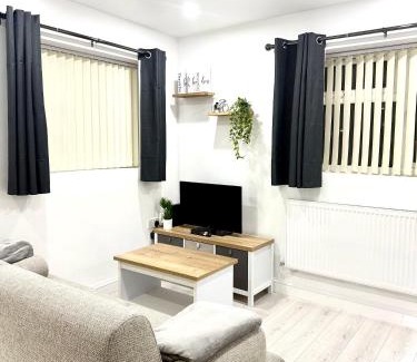 Warwick Apartment | Cozy getaway in heart of warwick