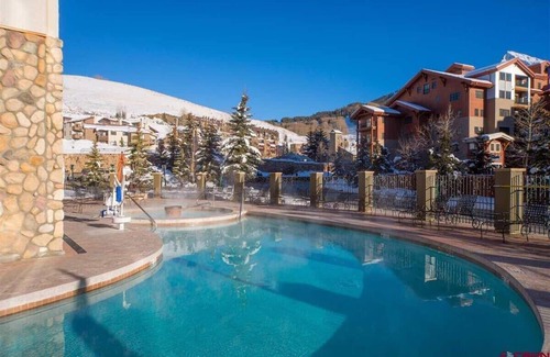 Crested Butte Condo | Cozy Grand Lodge Studio - Hot Tub, Pool, Pets OK